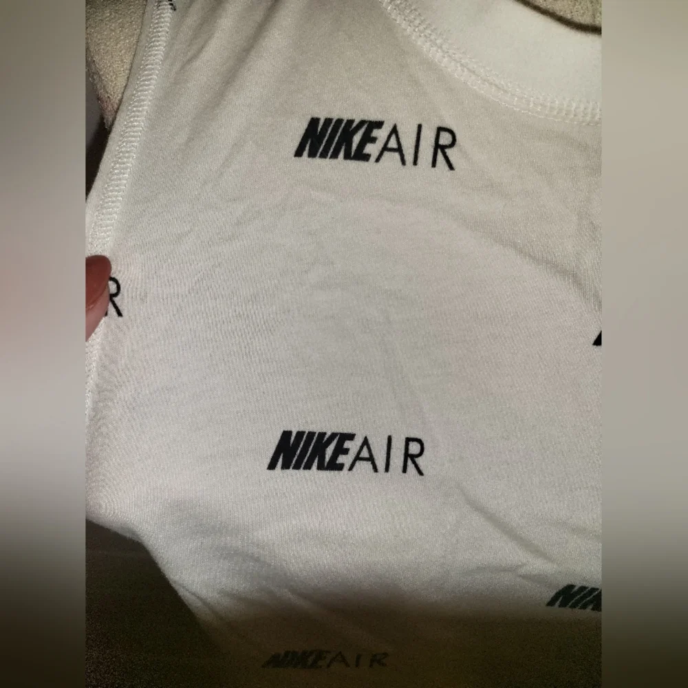 Nike Air logo muscle tank - Picture 5 of 5